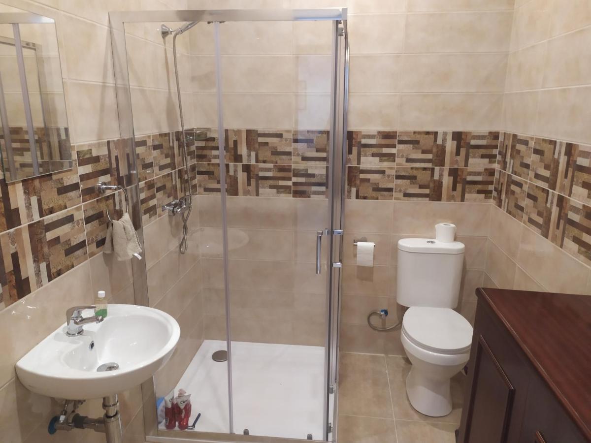 Gudja Close To Airport - Private Room With Private Bathroom Adults Only מראה חיצוני תמונה