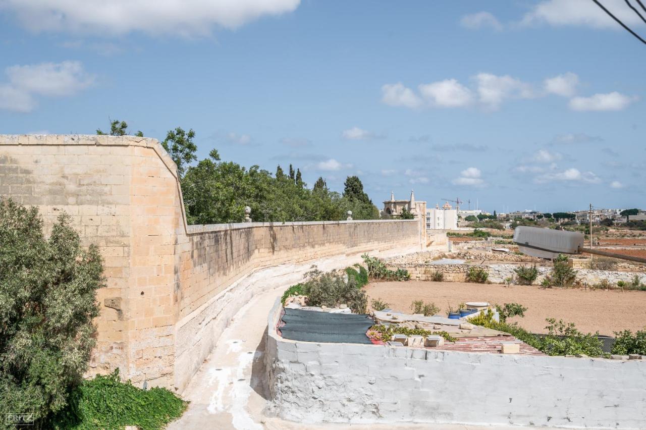 Gudja Close To Airport - Private Room With Private Bathroom Adults Only מראה חיצוני תמונה