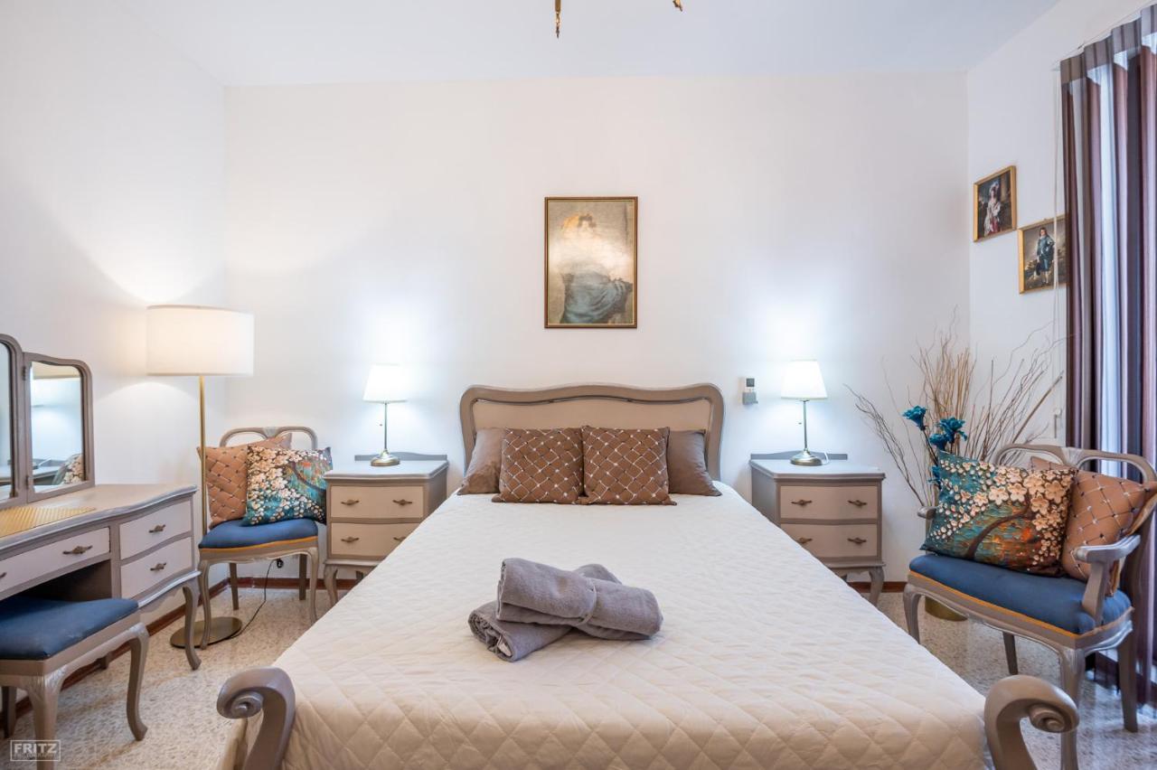Gudja Close To Airport - Private Room With Private Bathroom Adults Only מראה חיצוני תמונה