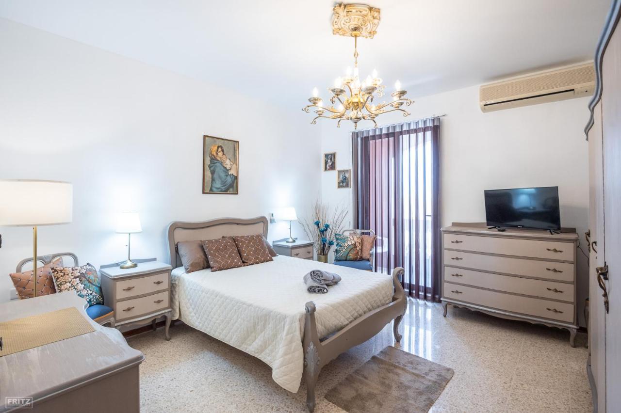 Gudja Close To Airport - Private Room With Private Bathroom Adults Only מראה חיצוני תמונה