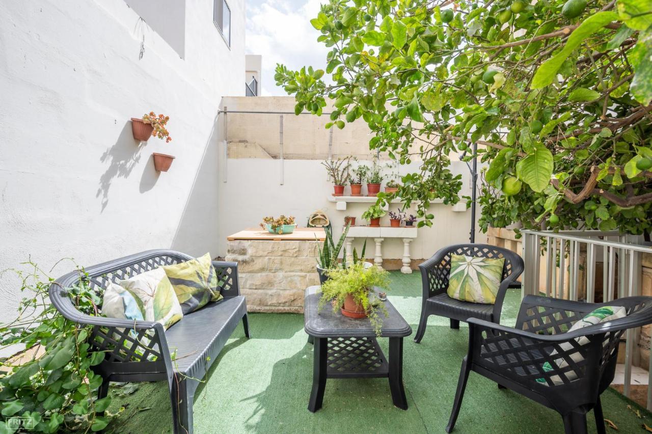 Gudja Close To Airport - Private Room With Private Bathroom Adults Only מראה חיצוני תמונה
