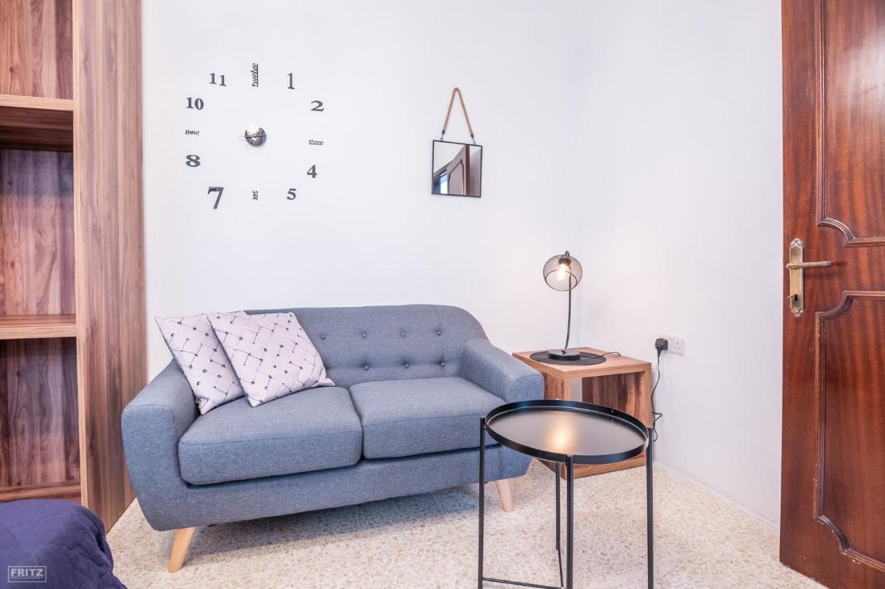 Gudja Close To Airport - Private Room With Private Bathroom Adults Only מראה חיצוני תמונה